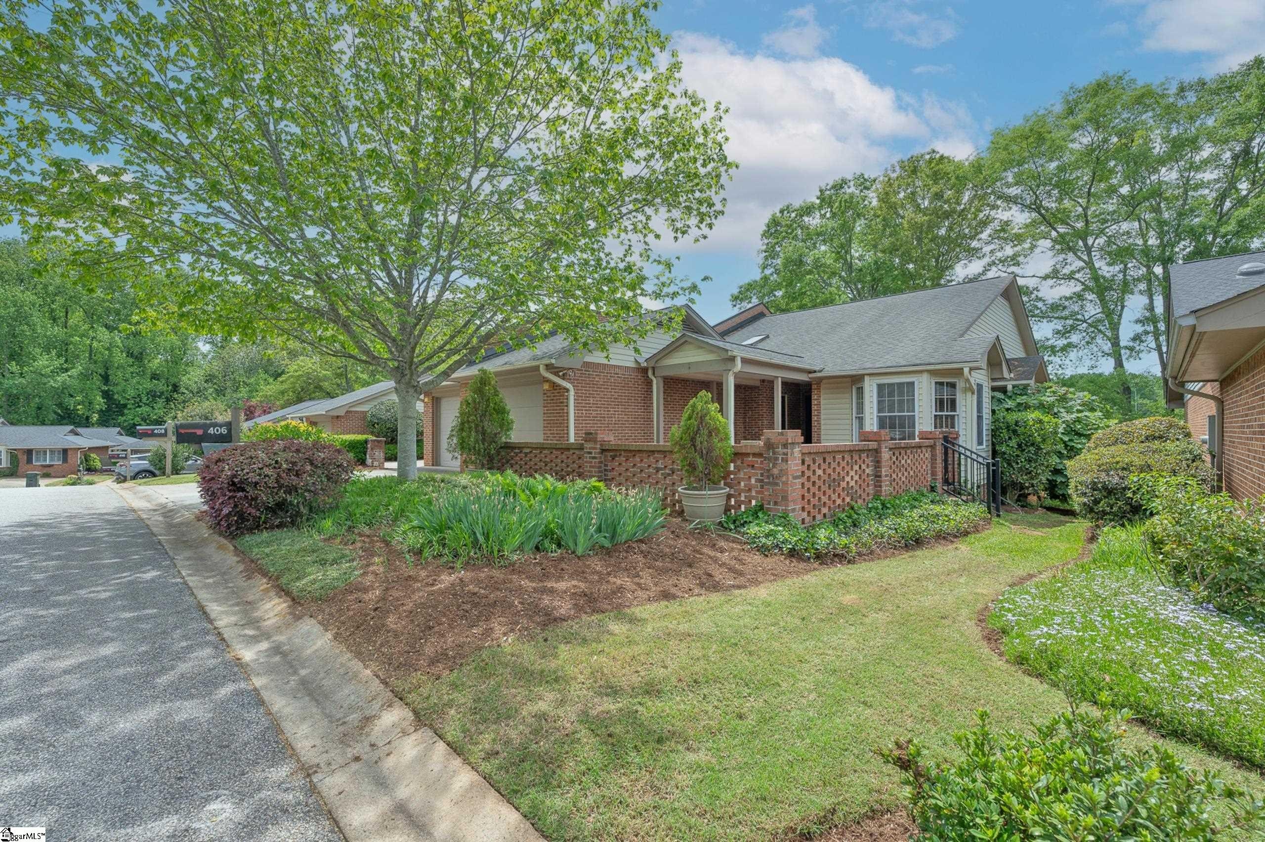 Single Family 2BR 2BA - 406 Swansgate Place, Greenville, SC