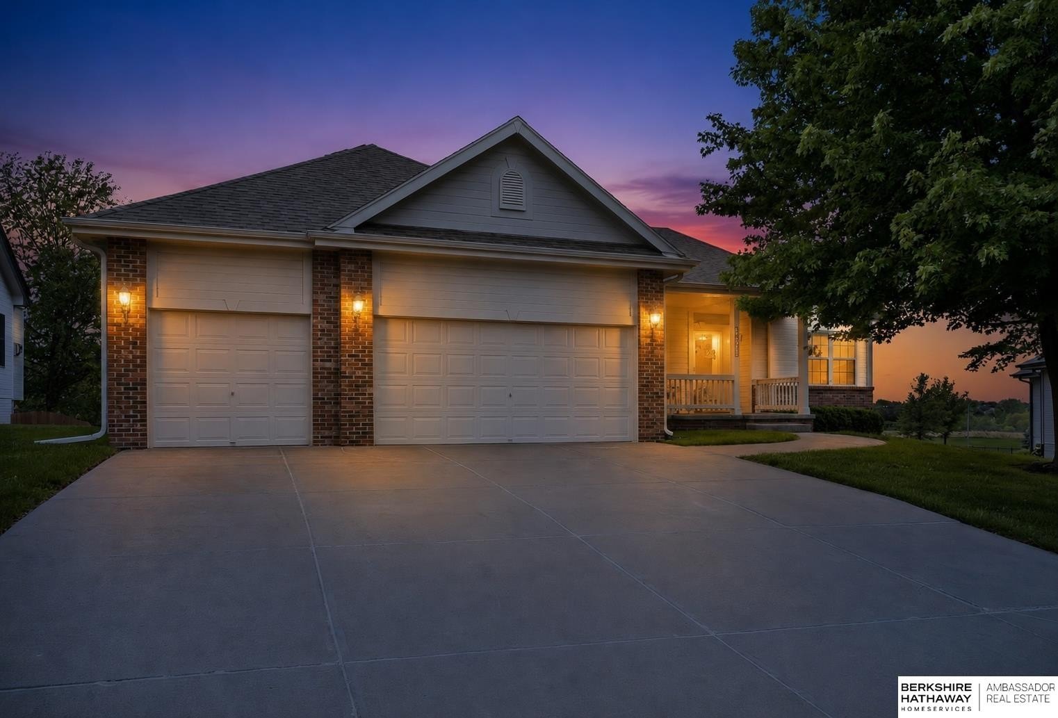 Single Family 4BR 4BA - 14719 Ernst Street, Bennington, NE