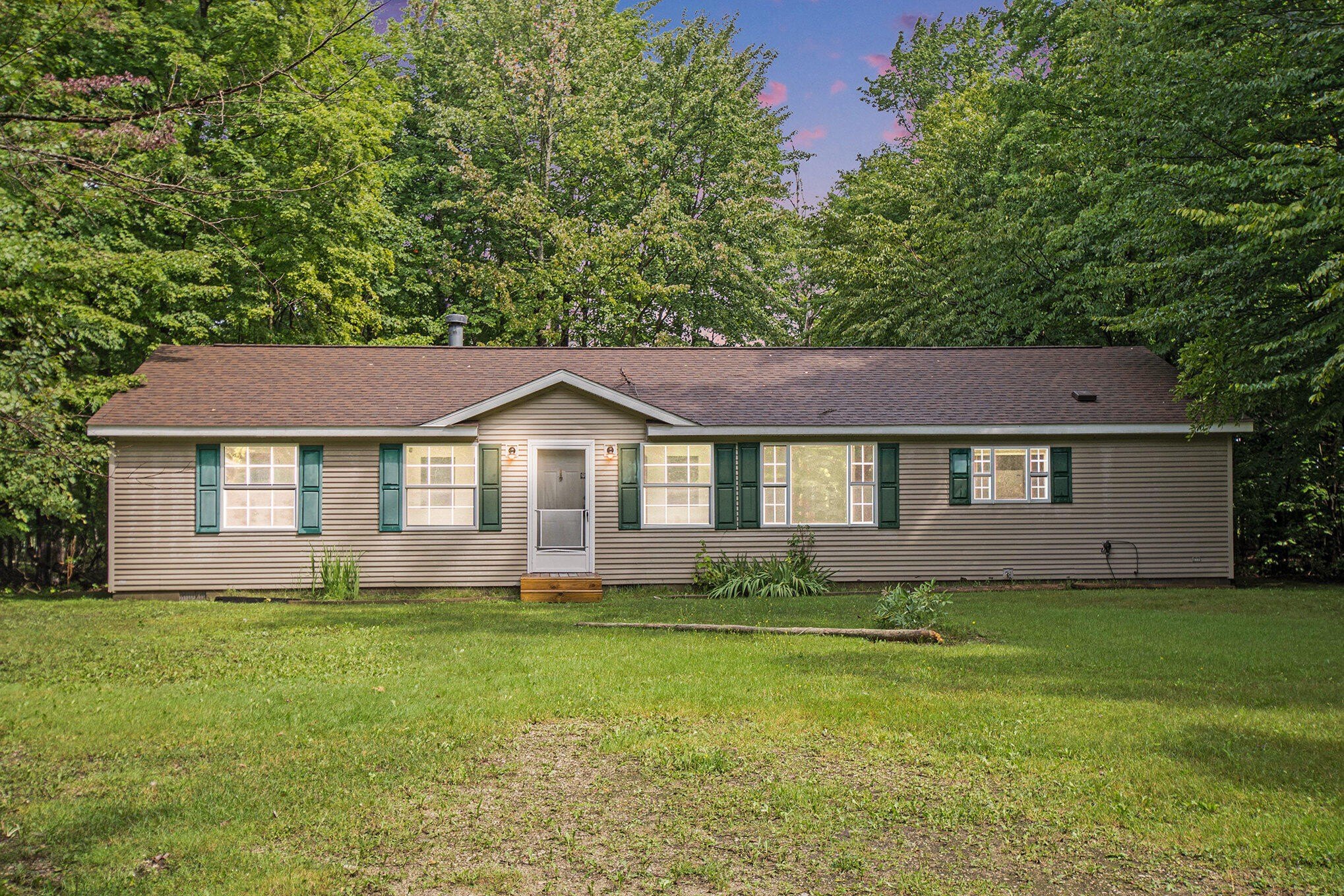 Manufactured Housing 3BR 2BA - 31588 W Birch Shores DR, Trout Lake, MI