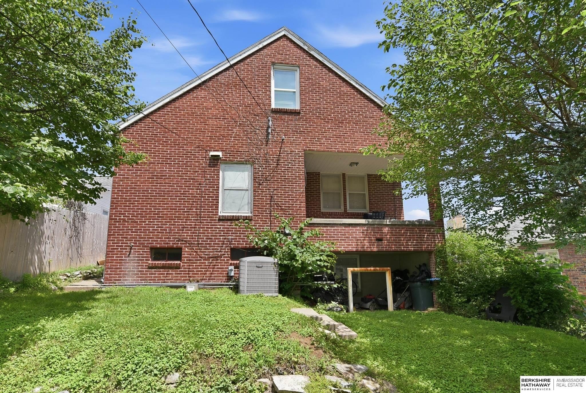 Single Family 5BR 3BA - 5515 Pierce Street, Omaha, NE
