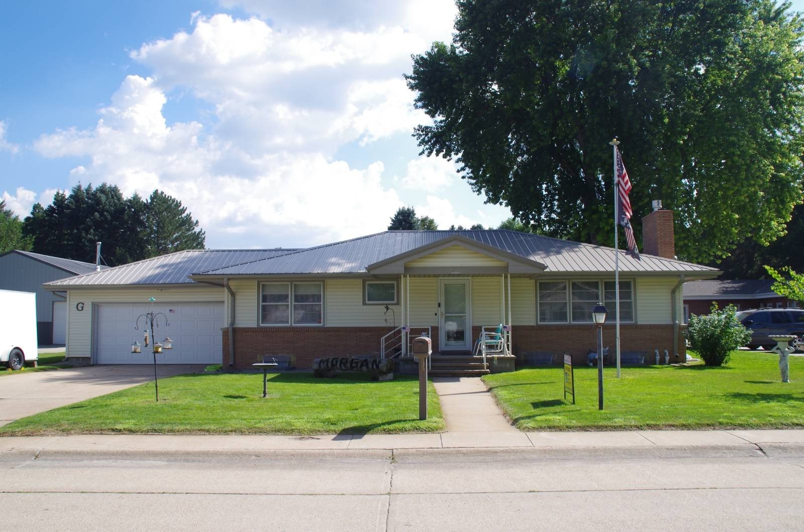 Single Family 3BR 3BA - 210  S G St, Broken Bow, NE