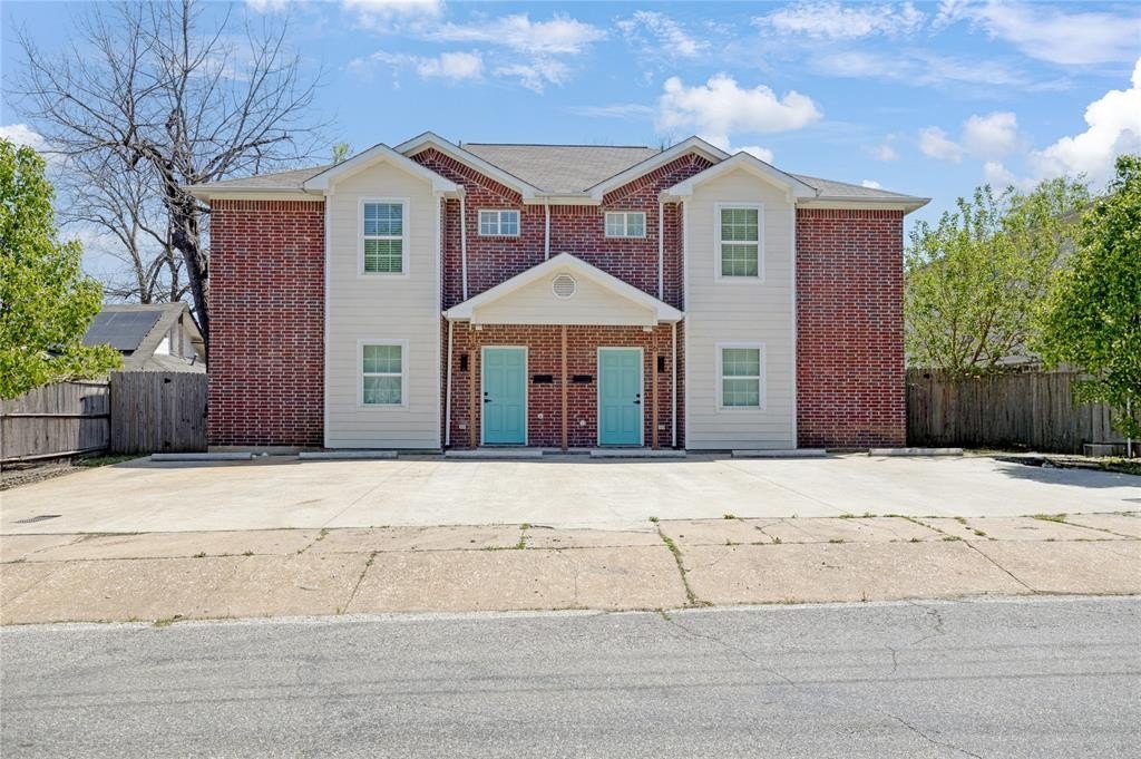 Duplex 6BR 4BA - 216 & 218 E Cherry Street, Sherman, TX