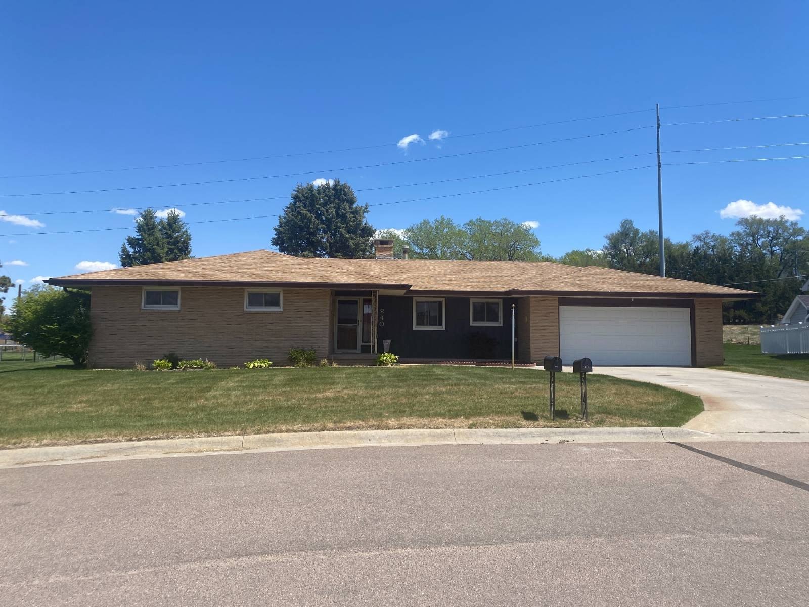 Single Family 3BR 2BA - 840 Arrowhead Drive, Broken Bow, NE