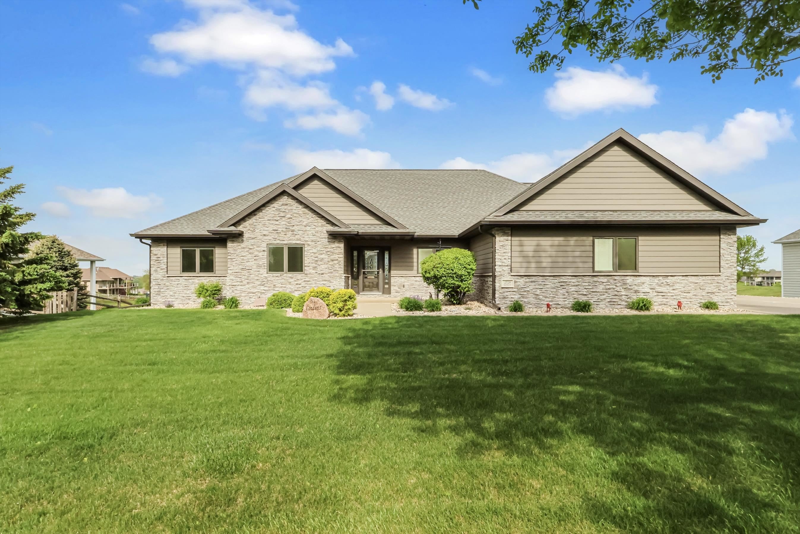 Single Family 4BR 5BA - 2729 Glen Ellen Road, Sioux City, IA