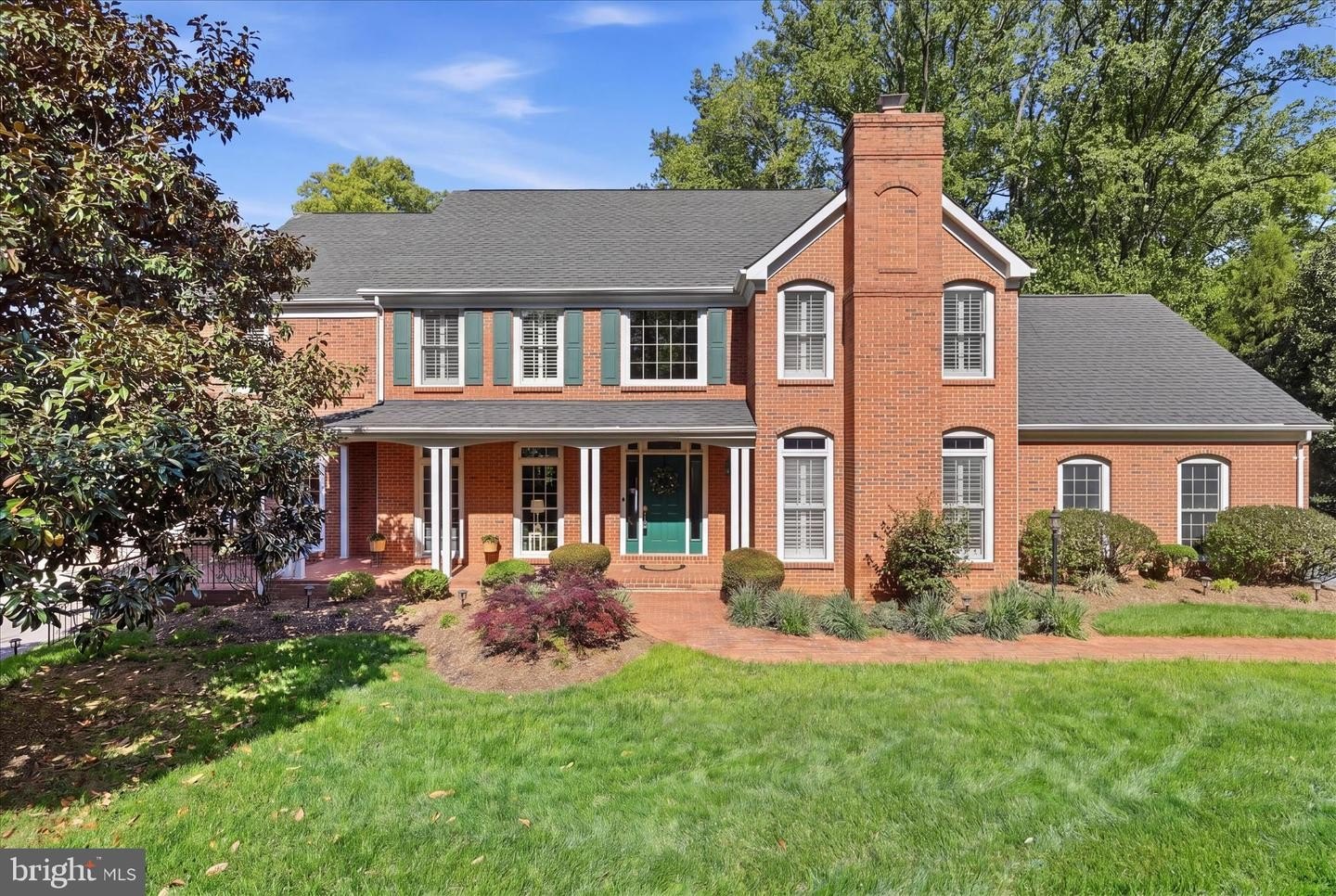 Single Family 5BR 5BA - 5014 GLEN PARK RD, ANNANDALE, VA