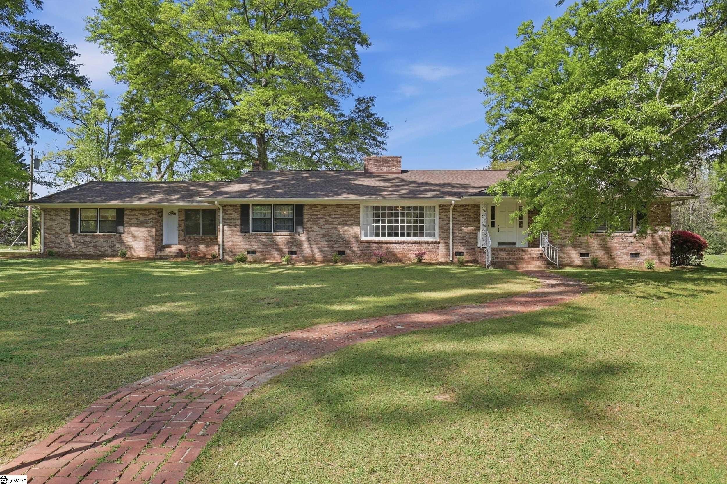 Single Family 4BR 4BA - 106 Ansel Drive, Clinton, SC