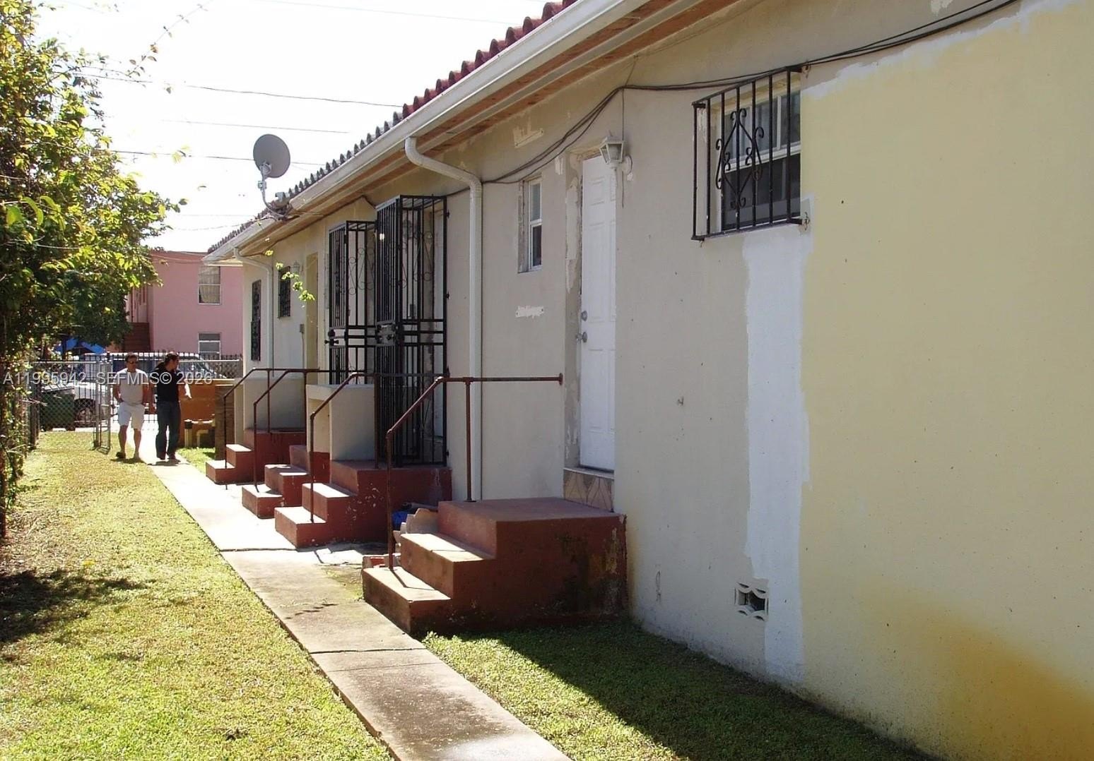 Four-plex 4BR 4BA - 1325 SW 6th St, Miami, FL