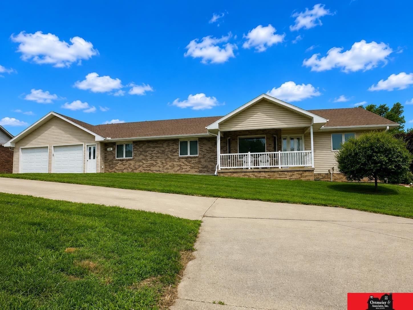 Single Family 4BR 3BA - 925 E Grove Street, West Point, NE