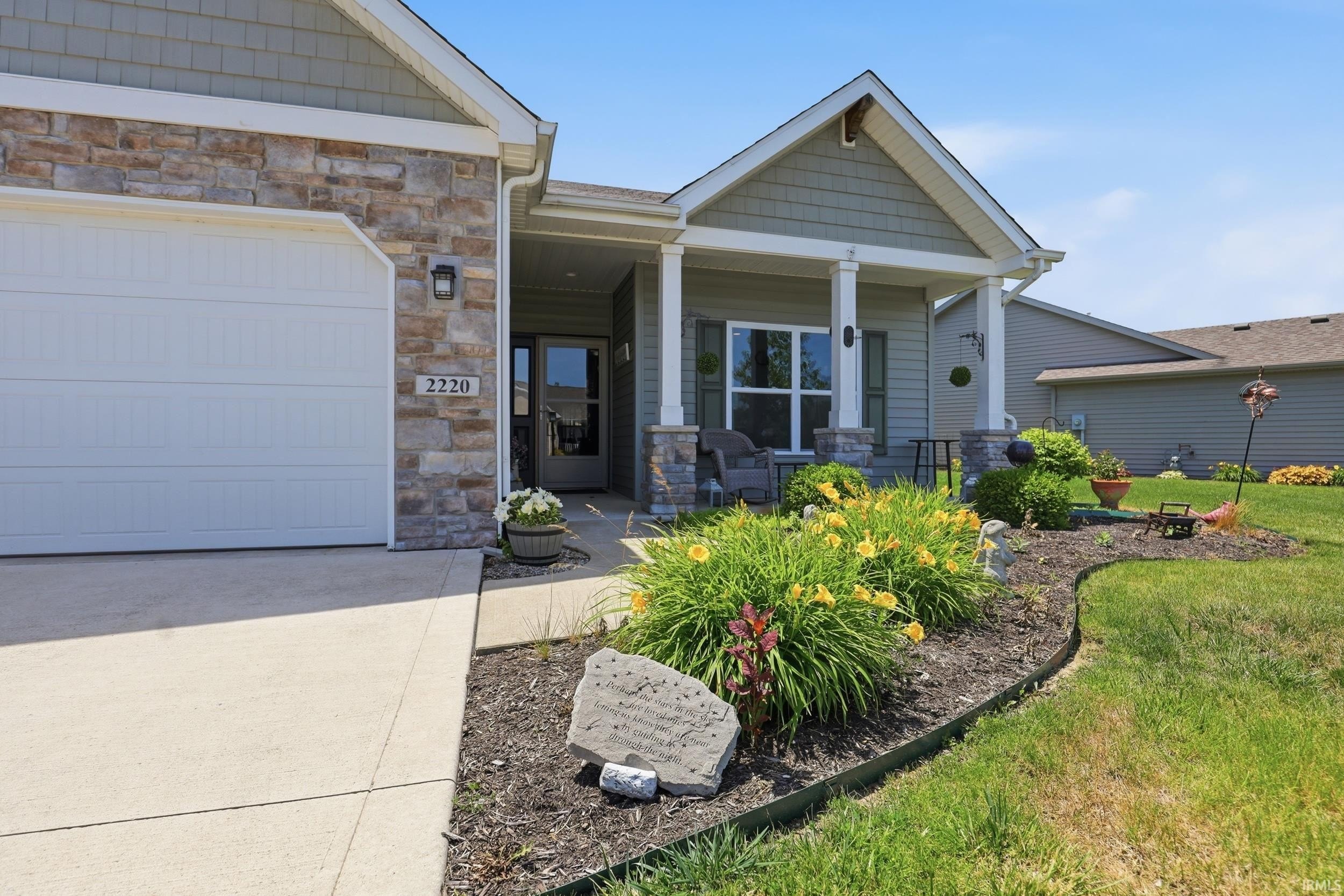Single Family 3BR 2BA - 2220 E Whispering Trail, Columbia City, IN