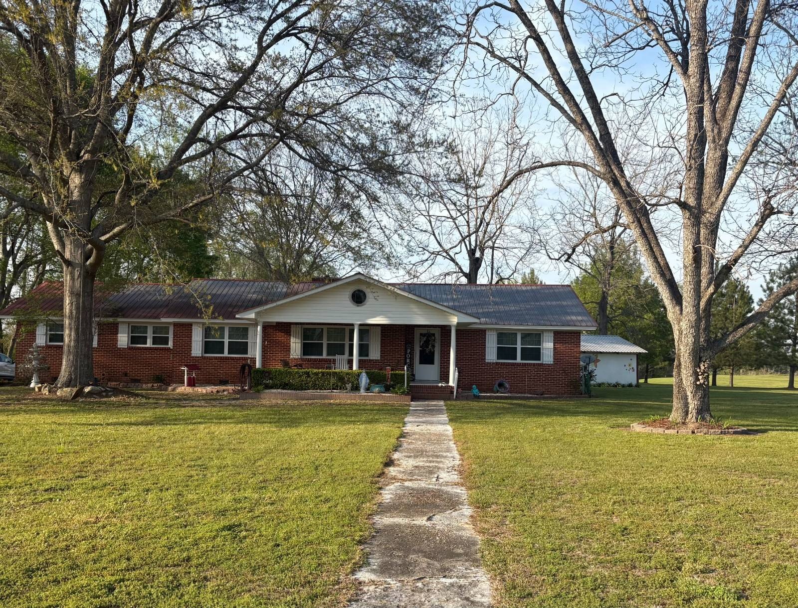 Single Family 3BR 3BA - 3988 Barrytown Rd, Gilbertown, AL
