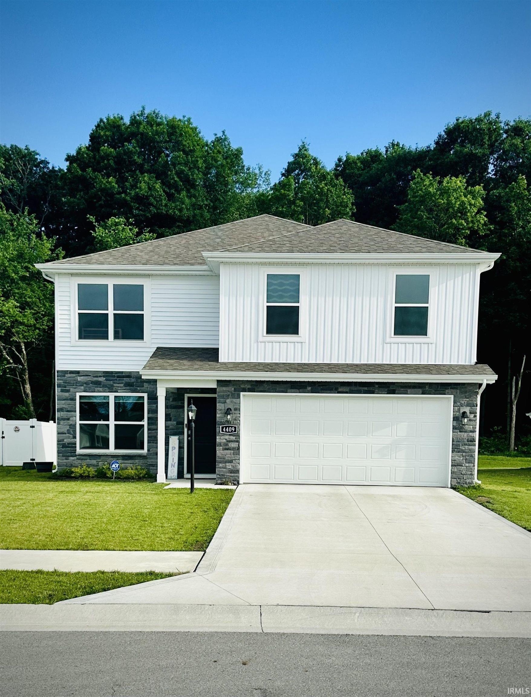 Single Family 4BR 3BA - 4409 Bradley Drive, Fort Wayne, IN