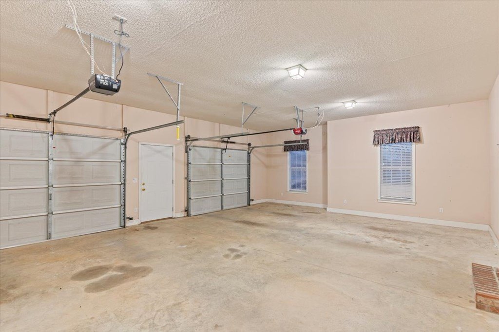 Single Family 3BR 3BA - 1101 Whitfield Avenue, Dothan, AL