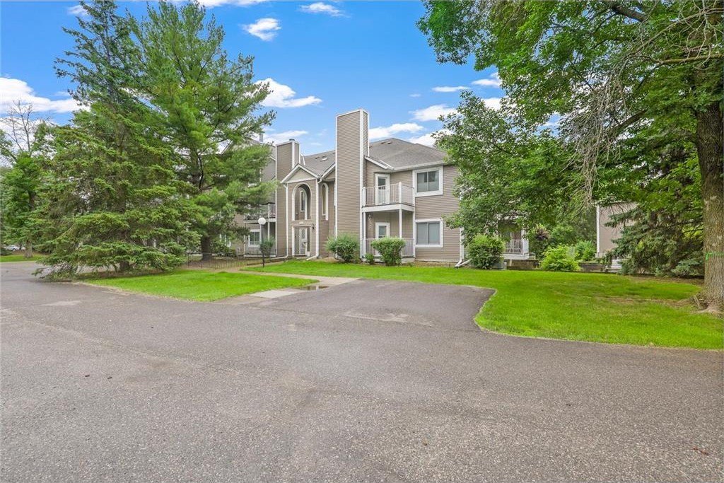 Condo 2BR 1BA - 742 County Road F W, Shoreview, MN