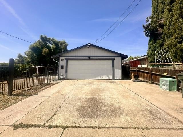 Single Family 4BR 2BA - 262 William Reed DR, ANTIOCH, CA