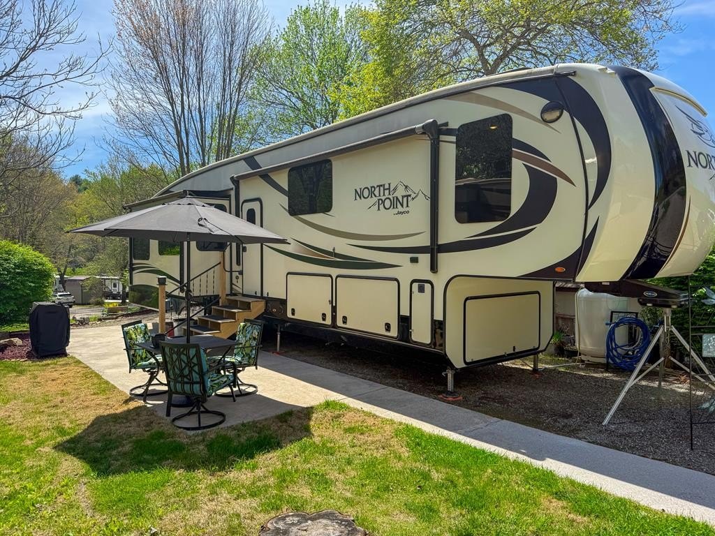 Single Family 2BR 1BA - 115 Apache Bend Road, Blairsville, NC