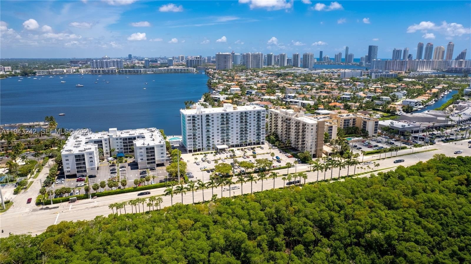 Condo 2BR 2BA - 2841 NE 163rd St, North Miami Beach, FL