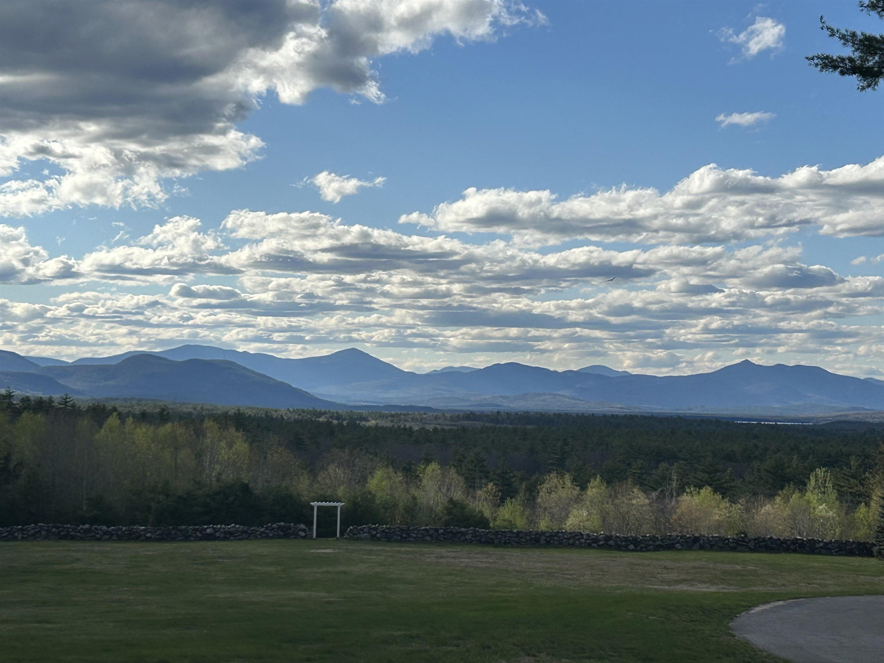 Single Family 4BR 3BA - 65 Effingham Road, Ossipee, NH