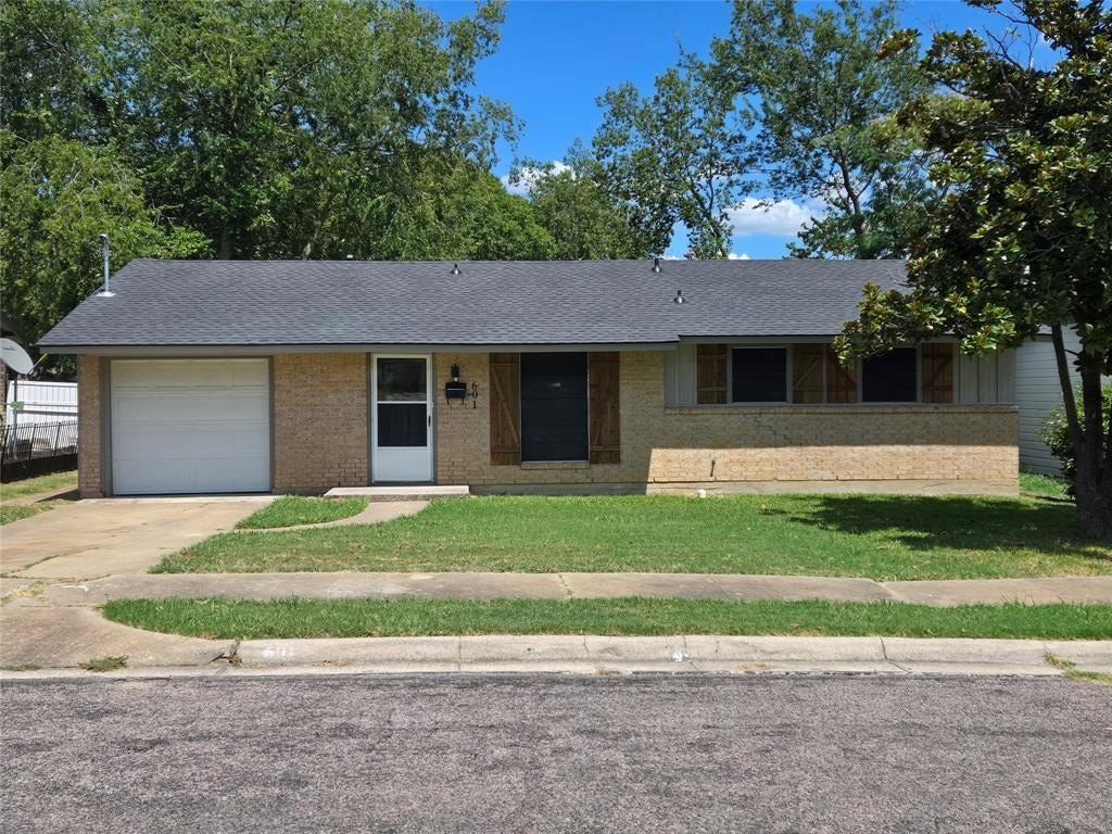 Single Family 3BR 2BA - 601 Hillside Drive, Sherman, TX