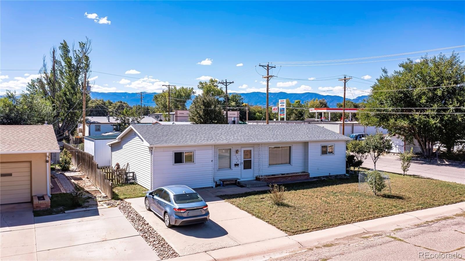 Single Family 3BR 2BA - 1002 E 2nd Street, Florence, CO