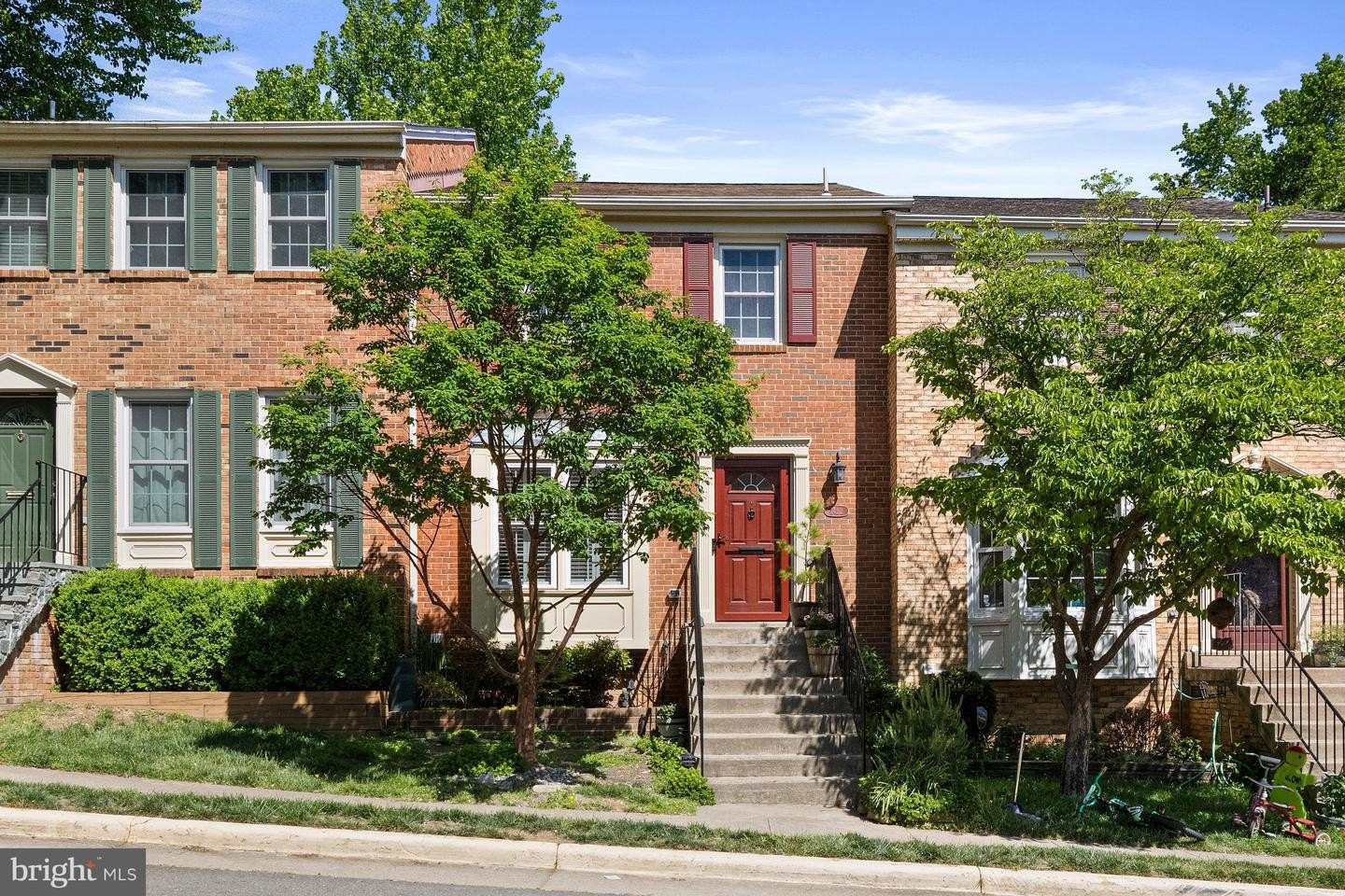 Single Family 3BR 4BA - 7422 TIMBEROCK RD, FALLS CHURCH, VA