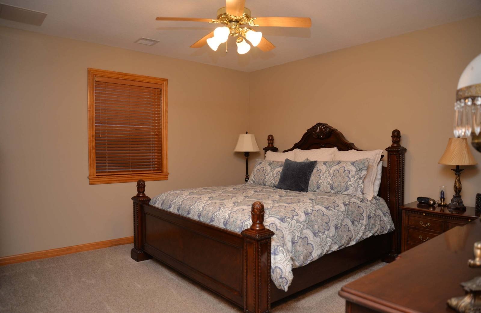 Single Family 5BR 5BA - 104 Diamond Hill Dr, Garden City, KS