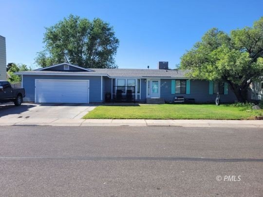 Single Family 3BR 3BA - 1519 15th Ave, Page, AZ