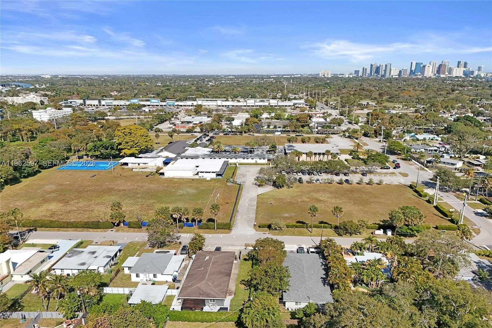 Duplex 4BR 4BA - 920 SW 28th St 1-2, Fort Lauderdale, FL