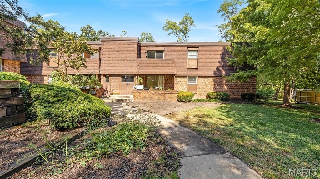 Condo 2BR 2BA - 13453 Coliseum Drive, Chesterfield, MO