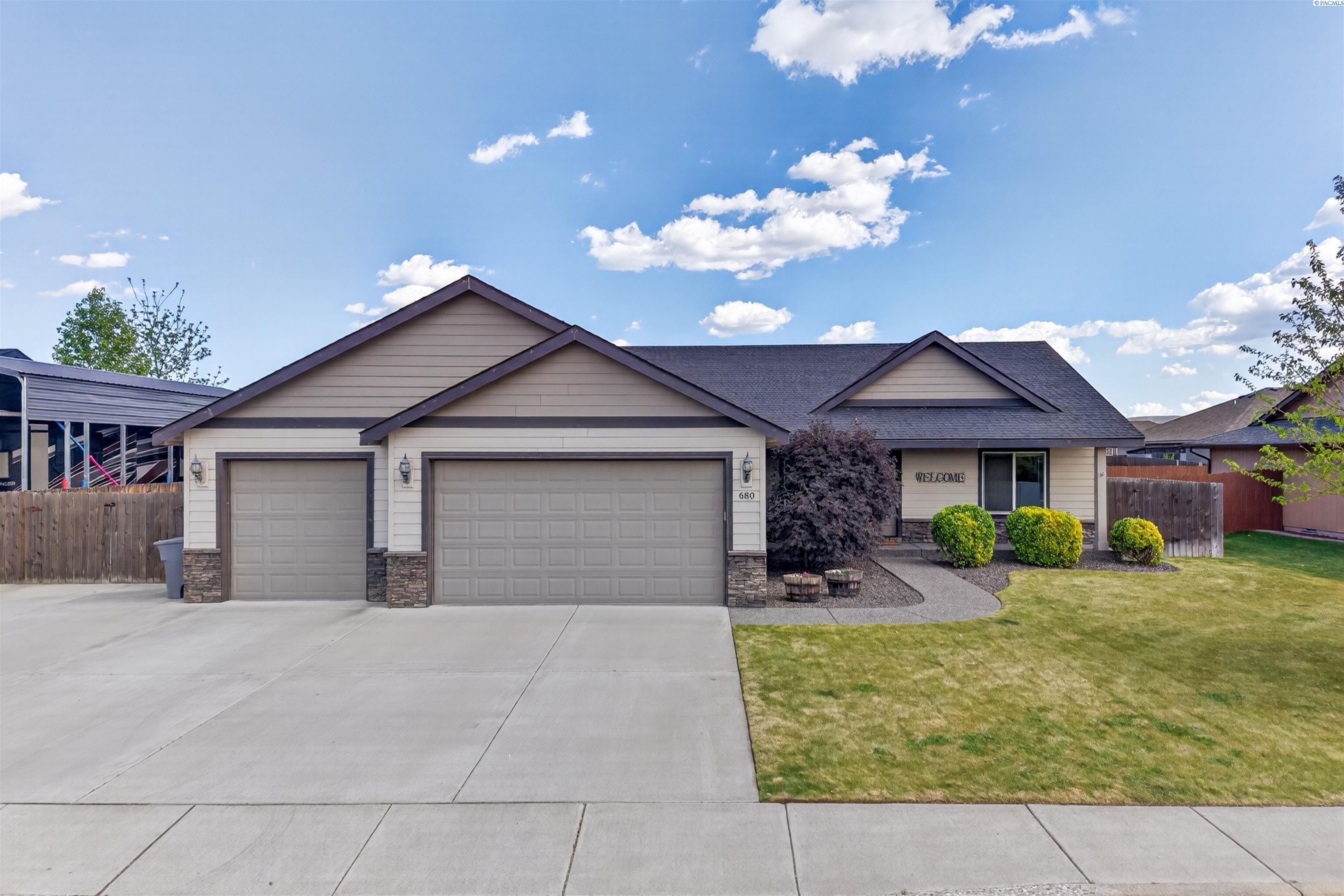 Other 3BR 3BA - 680 Tanglewood Dr, Richland, WA