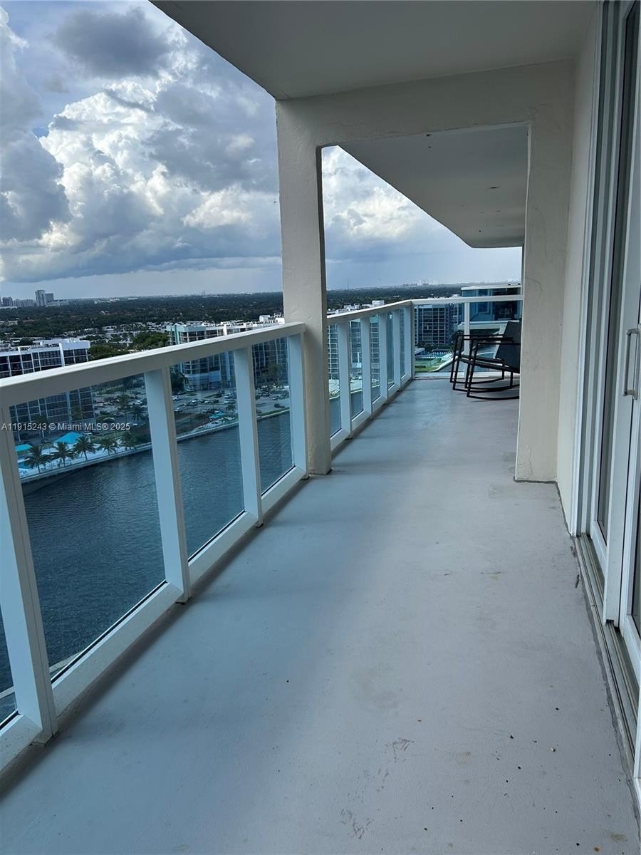Condo 2BR 4BA - 3800 S Ocean Dr, Hollywood, FL