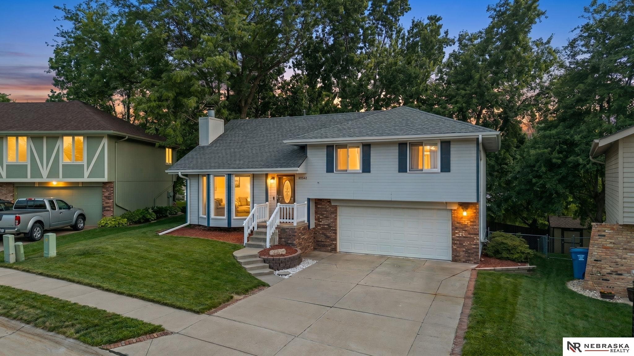Single Family 3BR 3BA - 6632 S 86th Avenue Circle, Ralston, NE