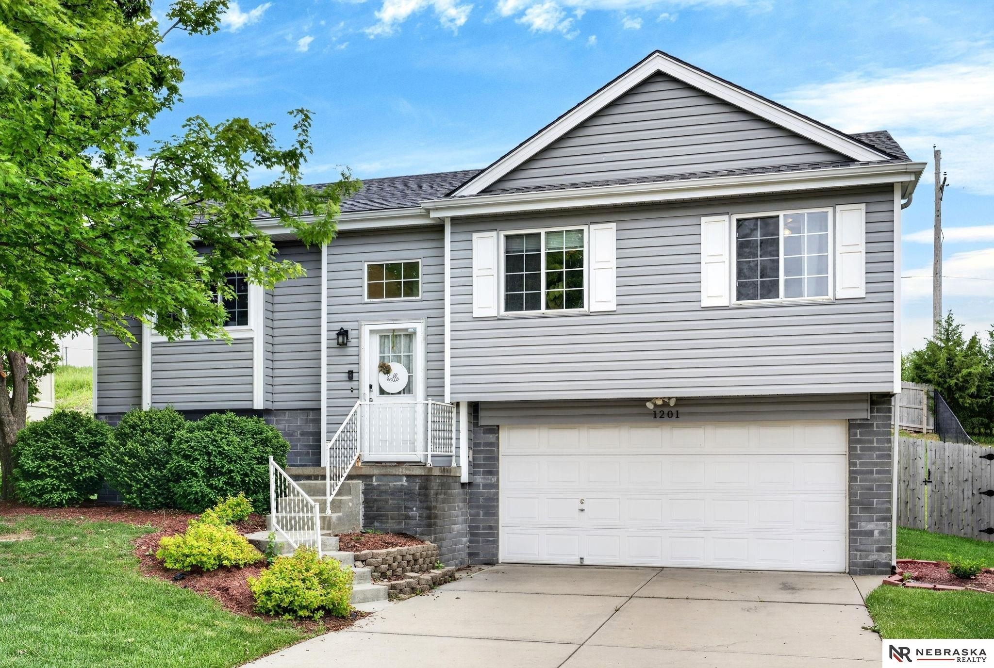 Single Family 3BR 2BA - 1201 Devon Drive, Papillion, NE