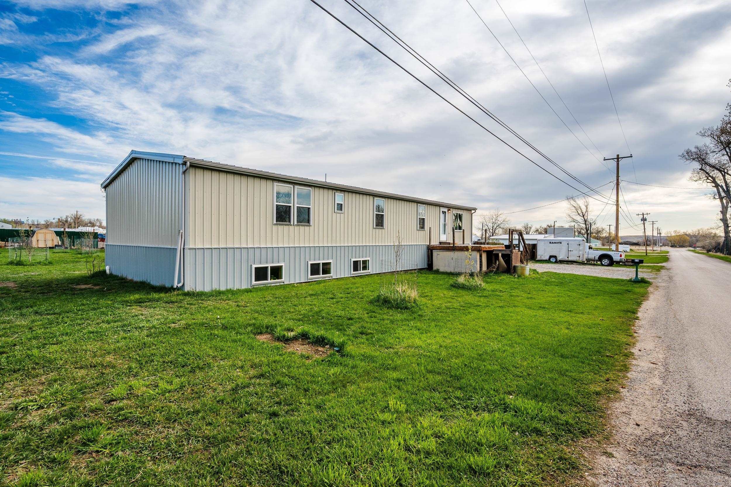 Single Family 3BR 2BA - 210 McKinney Street, Buffalo, WY