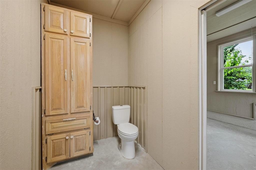 Single Family 3BR 3BA - 106 Santee Drive, Lake Kiowa, TX