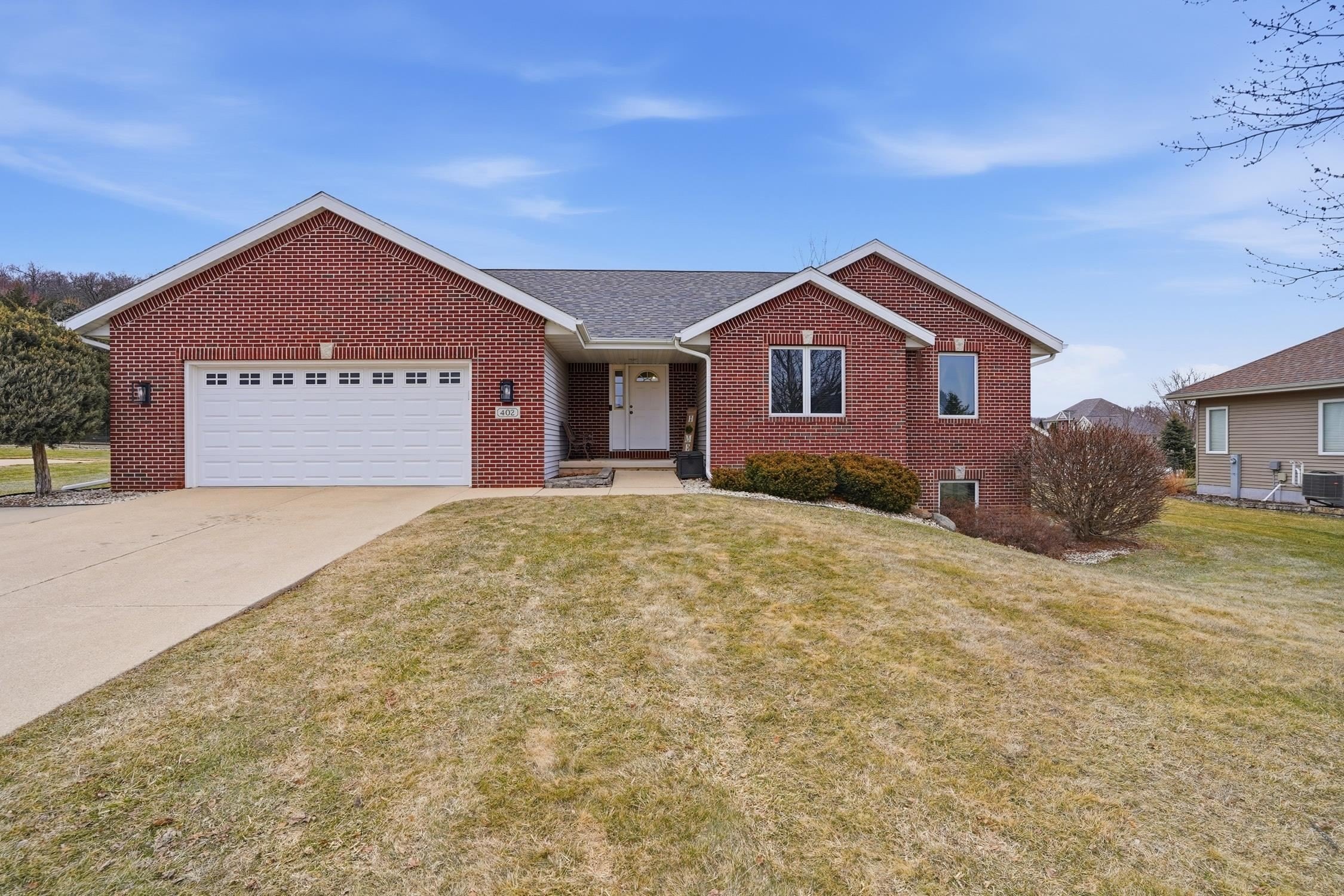 Single Family 4BR 3BA - 402 St Francis Court, Cross Plains, WI