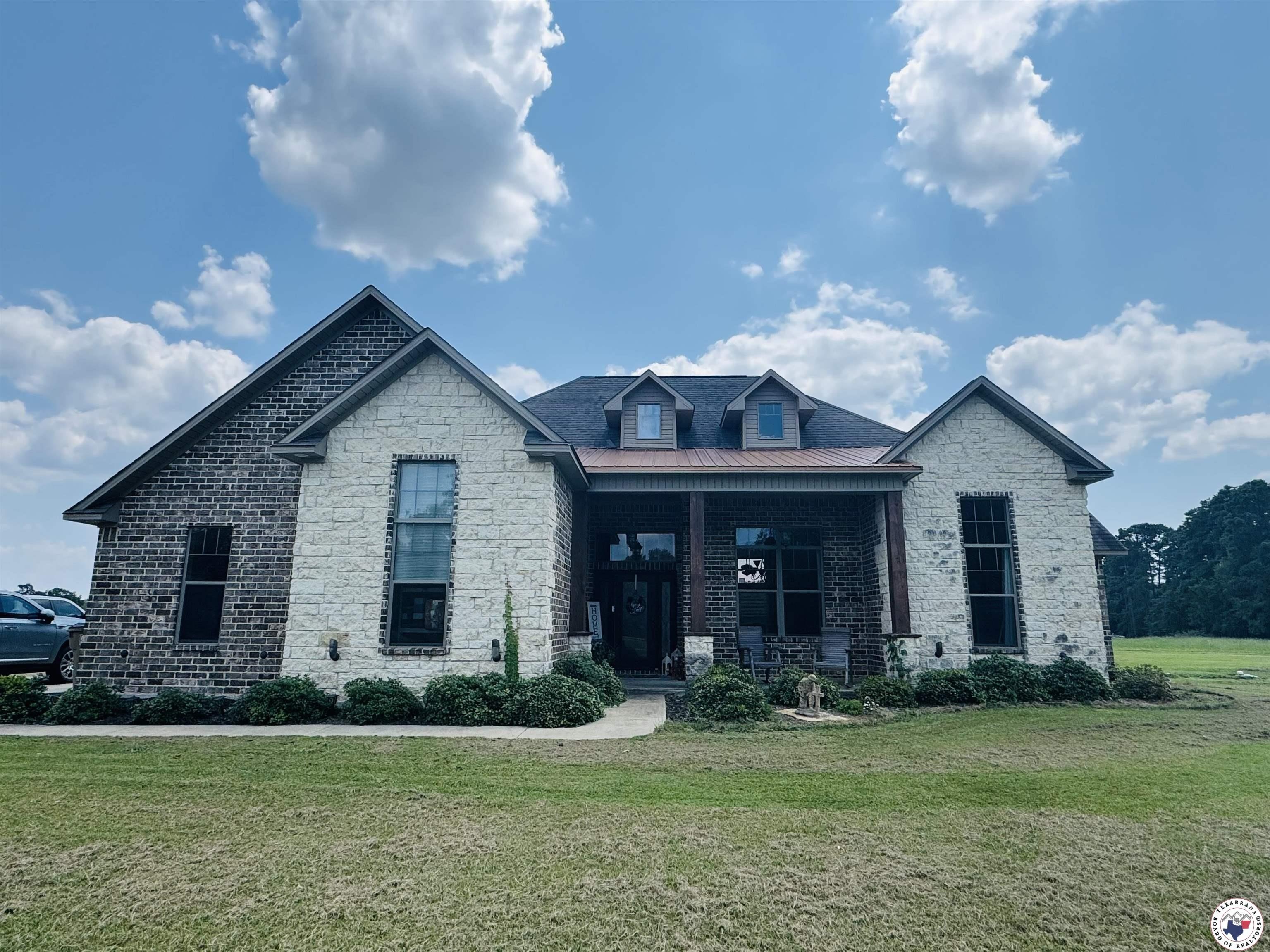 Single Family 3BR 2BA - 131 Barkman Creek Trace Rd, Hooks, TX