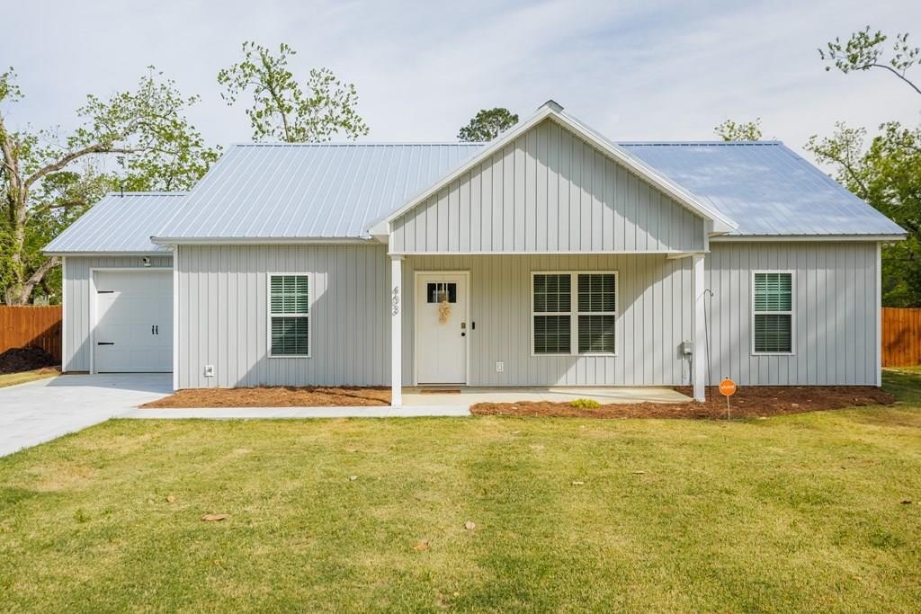 Single Family 3BR 2BA - 403 E Second St, Adel, GA