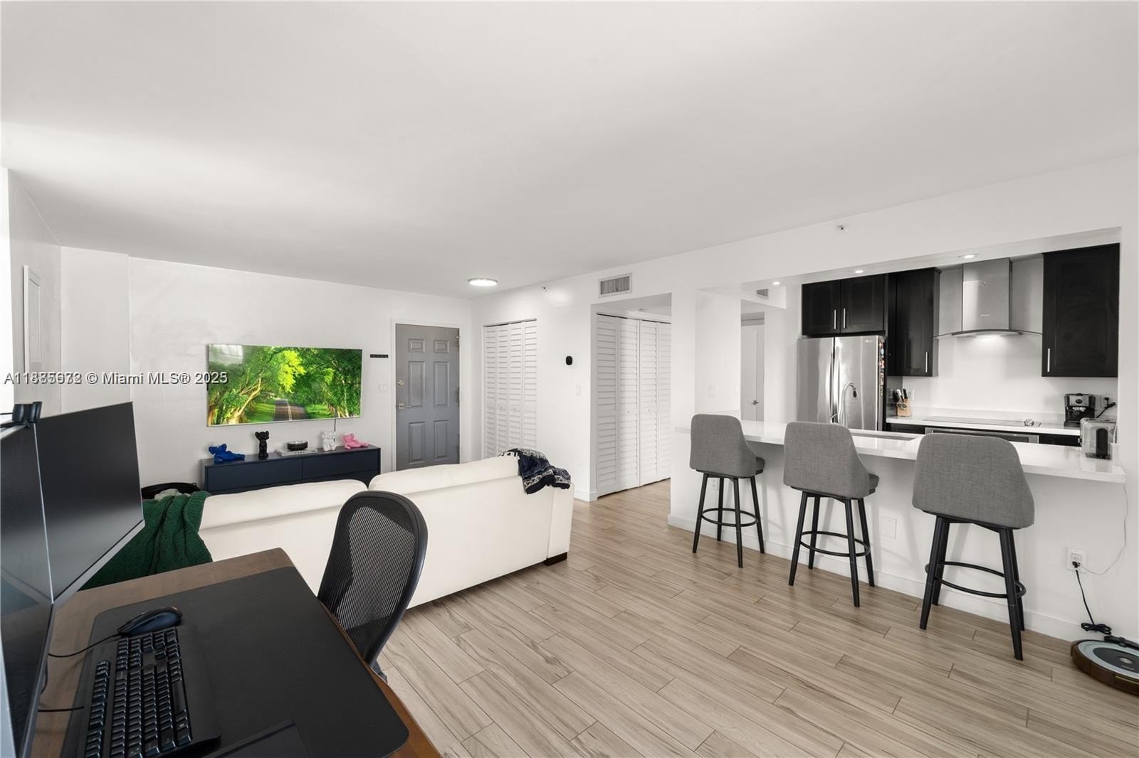 Condo 1BR 1BA - 650 NE 64th St, Miami, FL