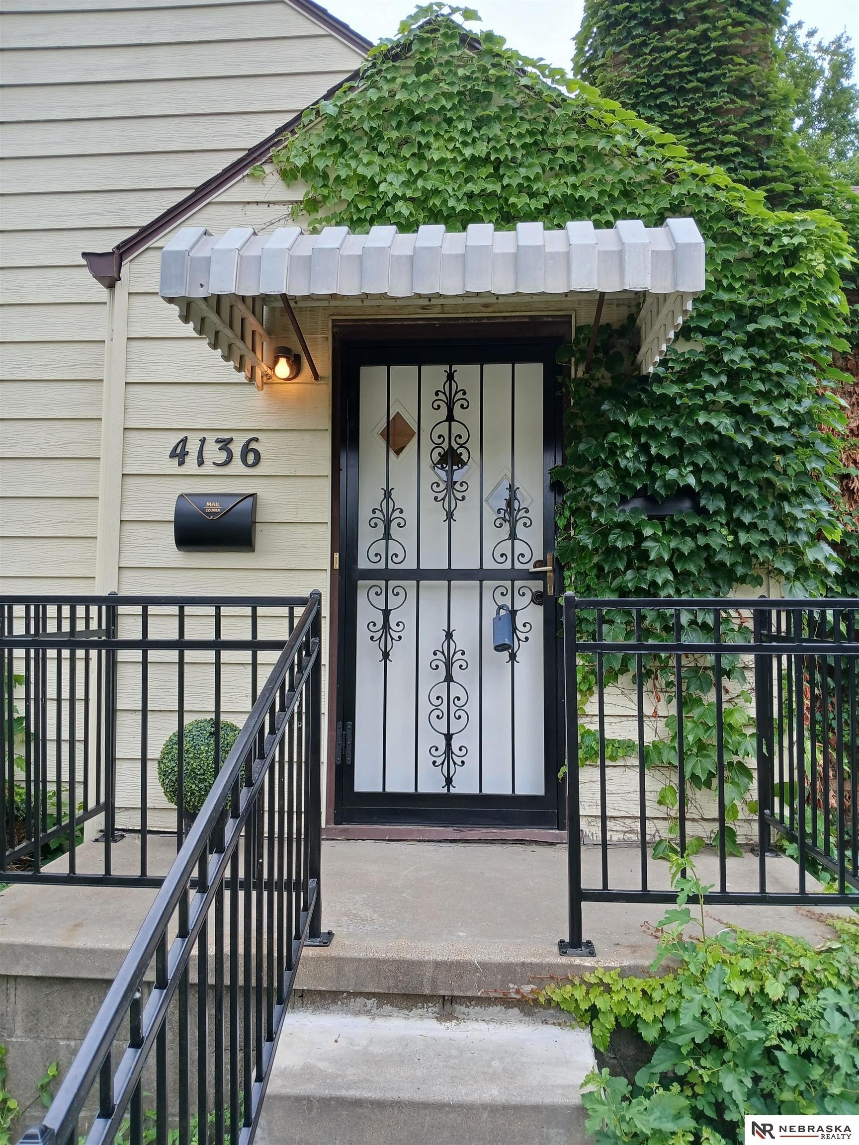 Single Family 3BR 2BA - 4136 S 39 Avenue, Omaha, NE
