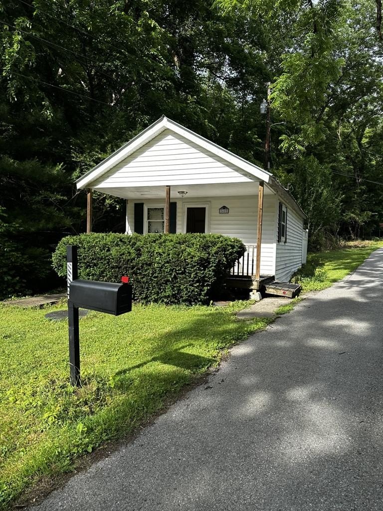 Single Family 1BR 2BA - 40 Jennys Fork, Pikeville, KY