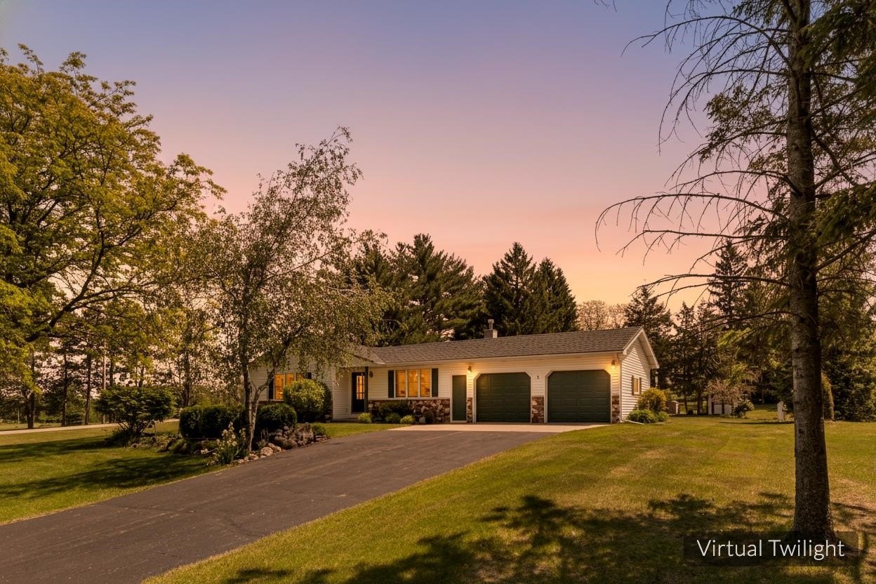 Single Family 4BR 2BA - N9692 Wildflower Lane, Berlin, WI
