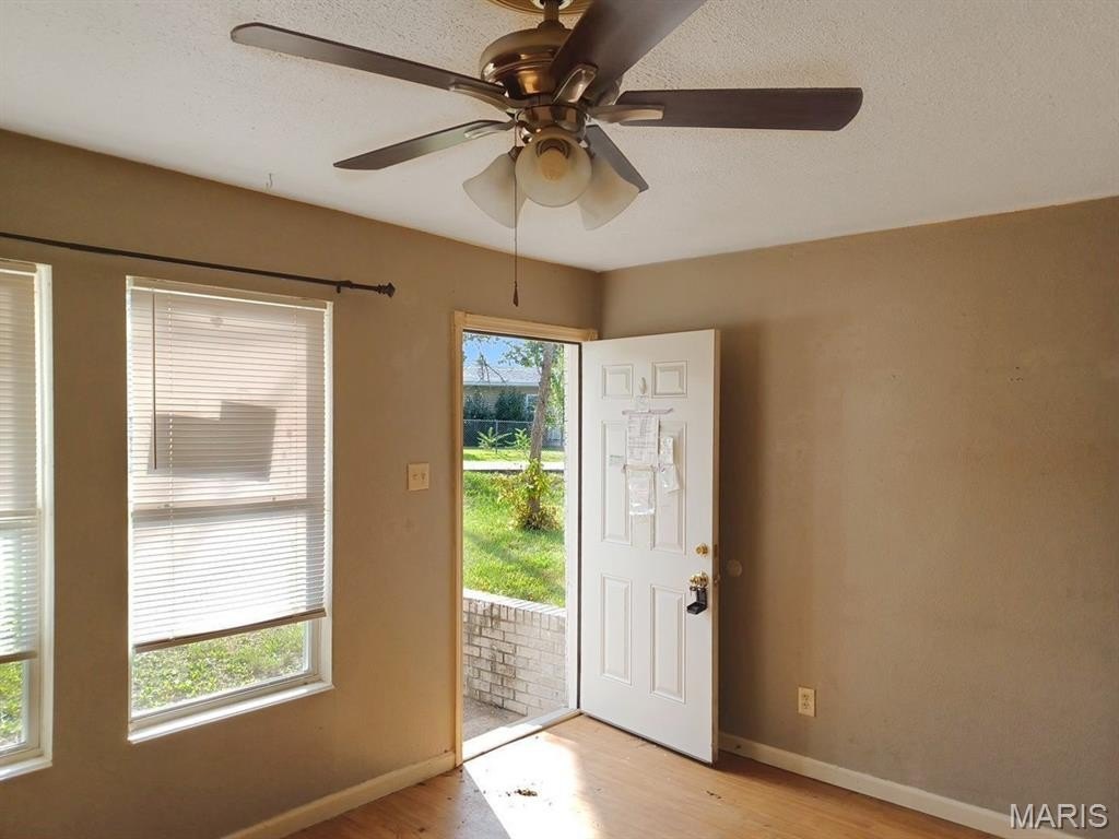 Single Family 3BR 1BA - 4625 Cedar Drive, Hillsboro, MO
