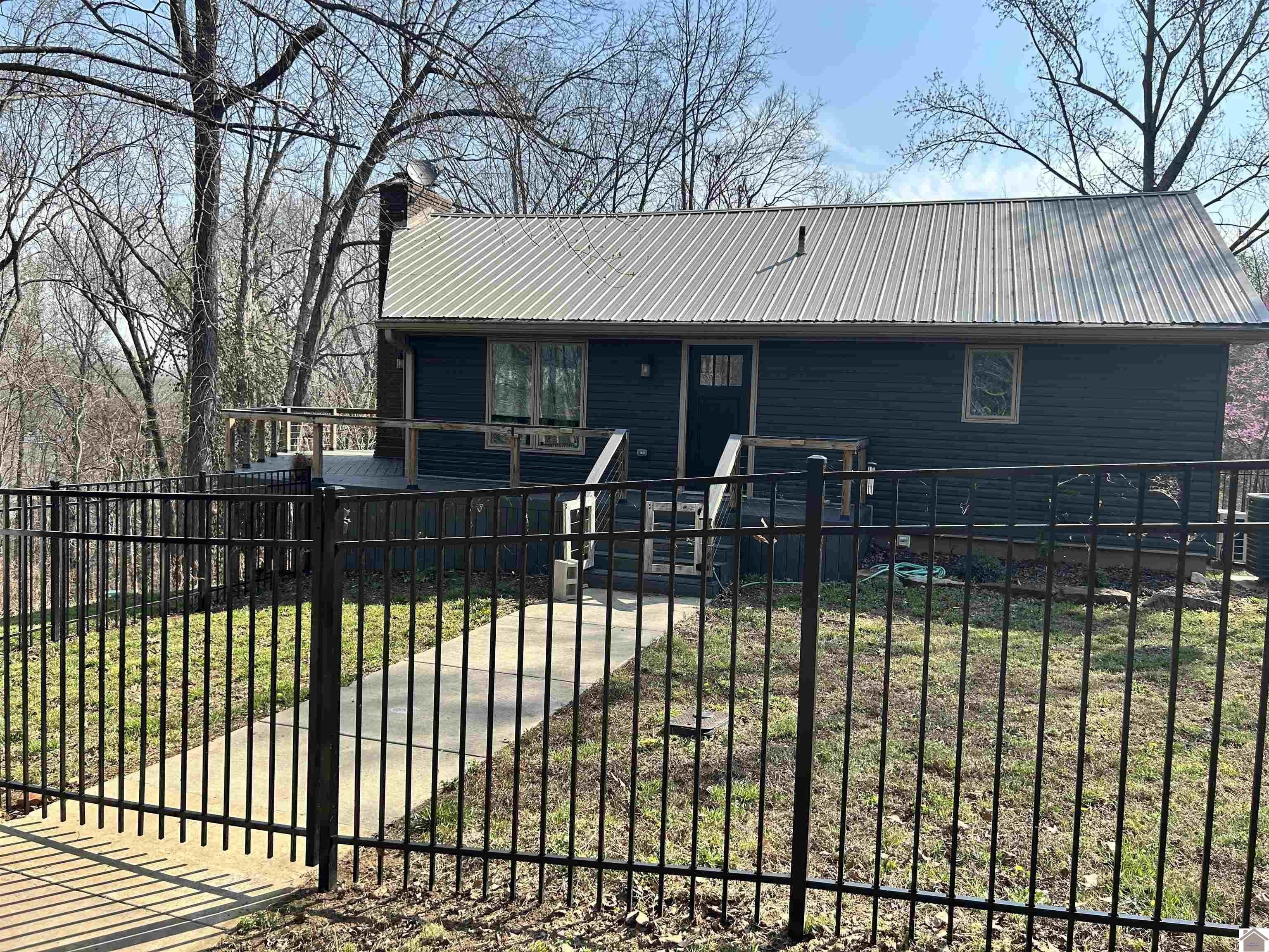 Single Family 3BR 3BA - 12 Beech Point Drive, Cadiz, KY