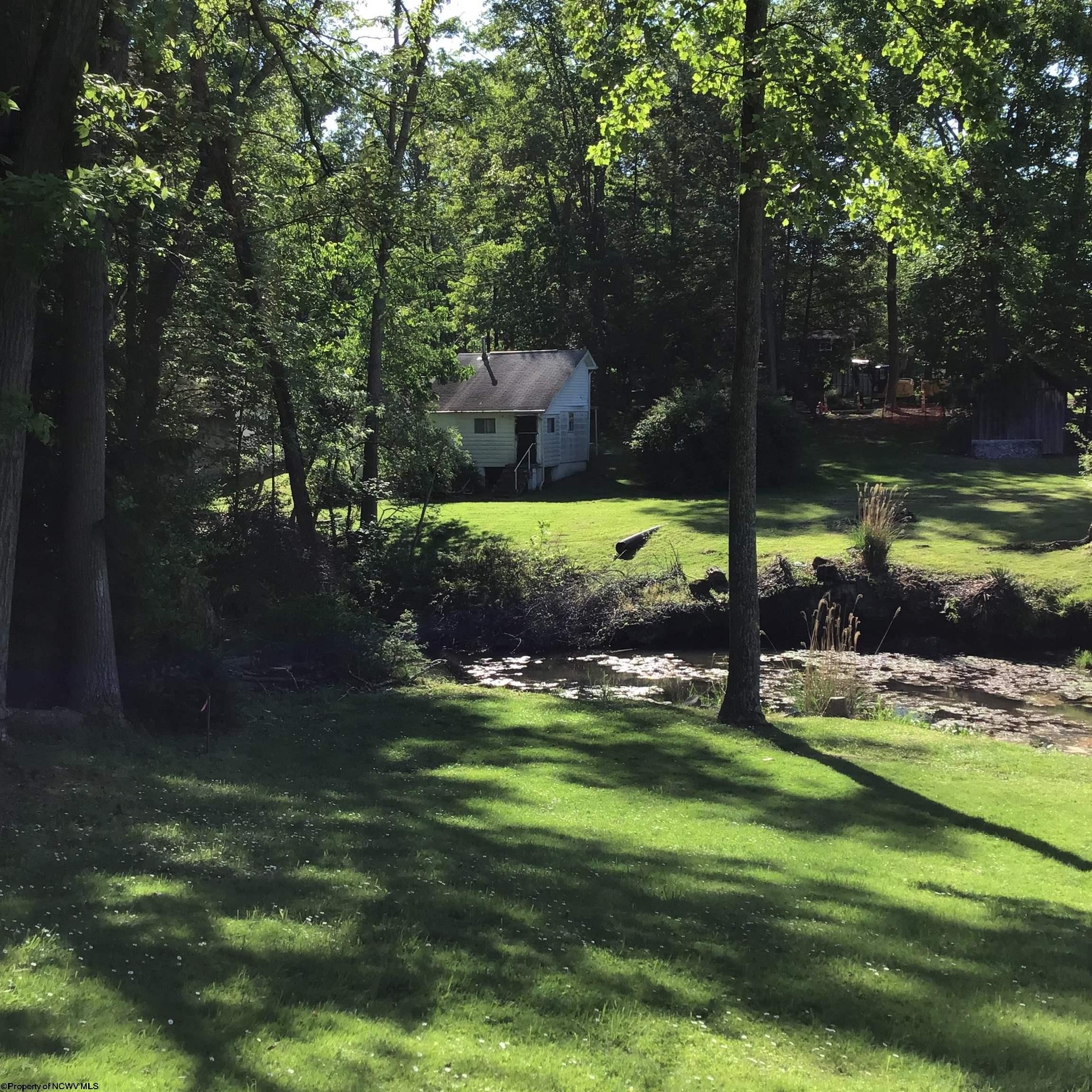Single Family 2BR 1BA - 33 Woodhaven Lane, Fairmont, WV