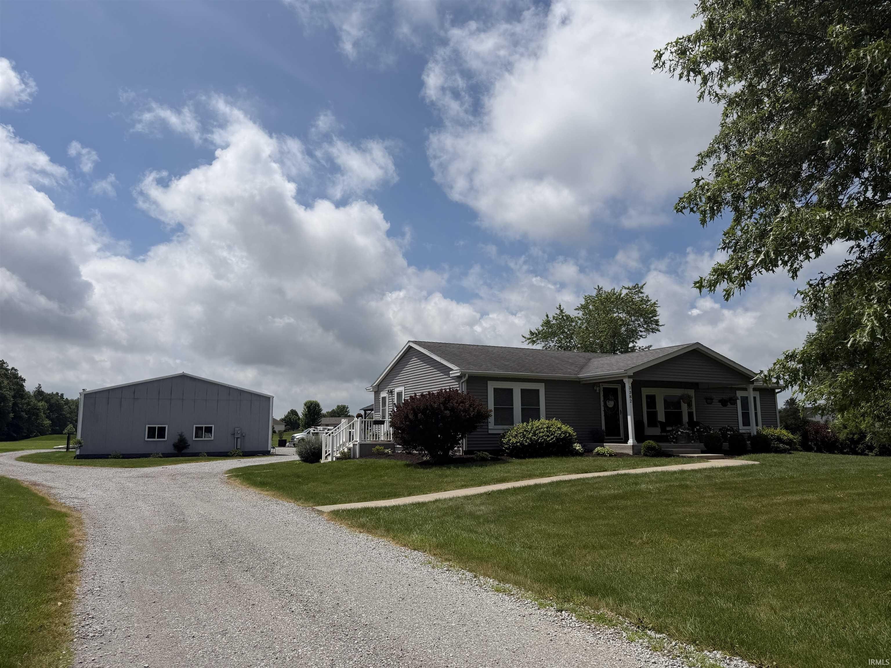 Single Family 4BR 2BA - 3382 County Road 52, Auburn, IN