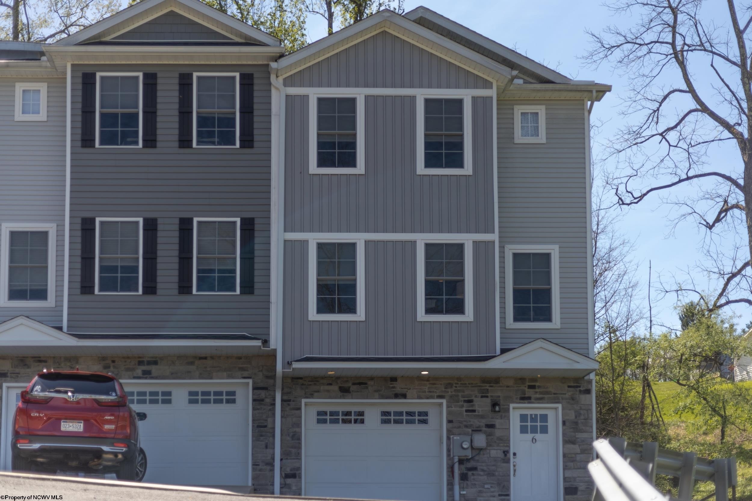 Single Family 3BR 4BA - 6 Misty Lane, Fairmont, WV
