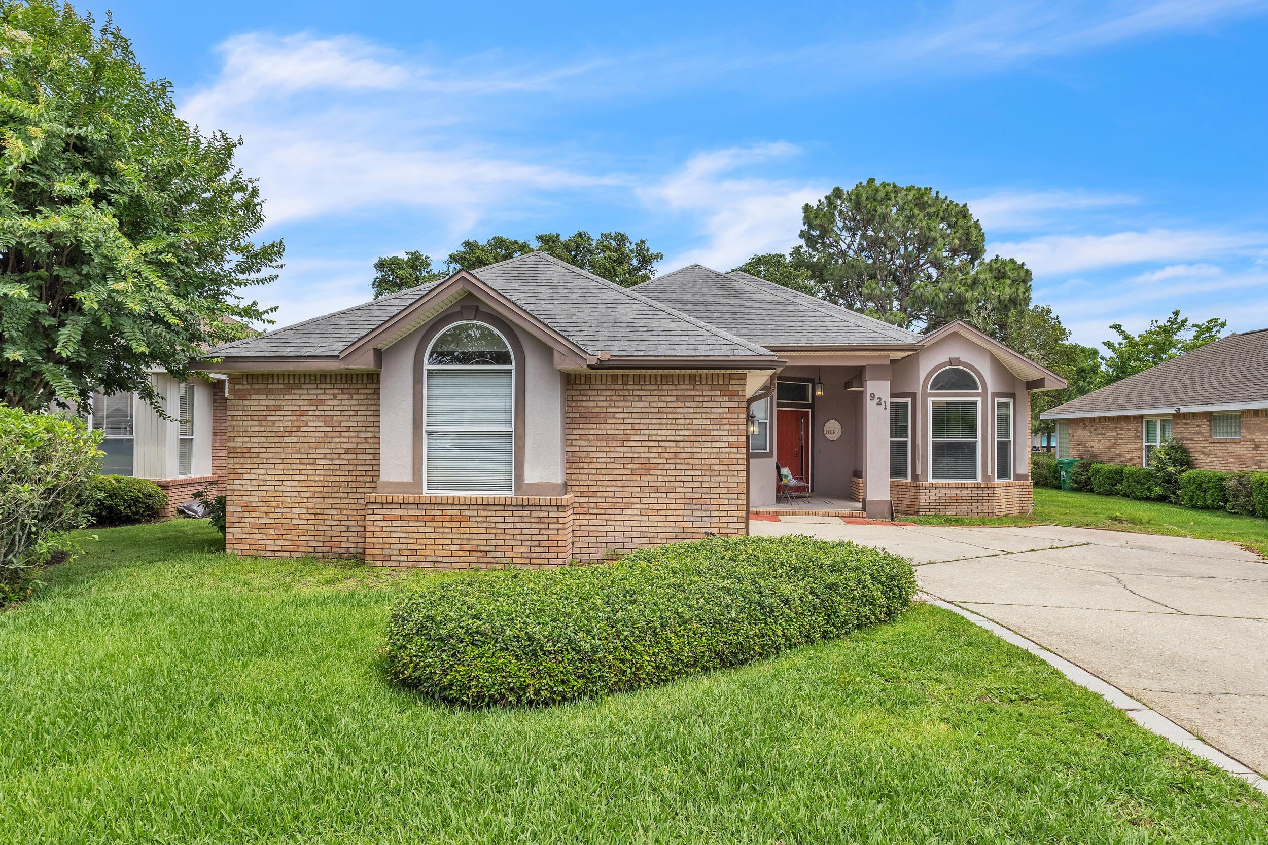 Single Family 3BR 2BA - 921 Shalimar Point Drive, Shalimar, FL