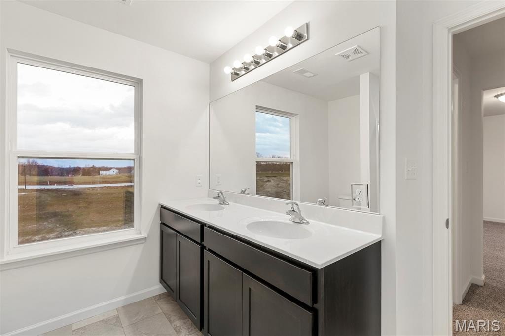 Single Family 4BR 3BA - 12240 Louiselle Park Drive, Maryland Heights, MO