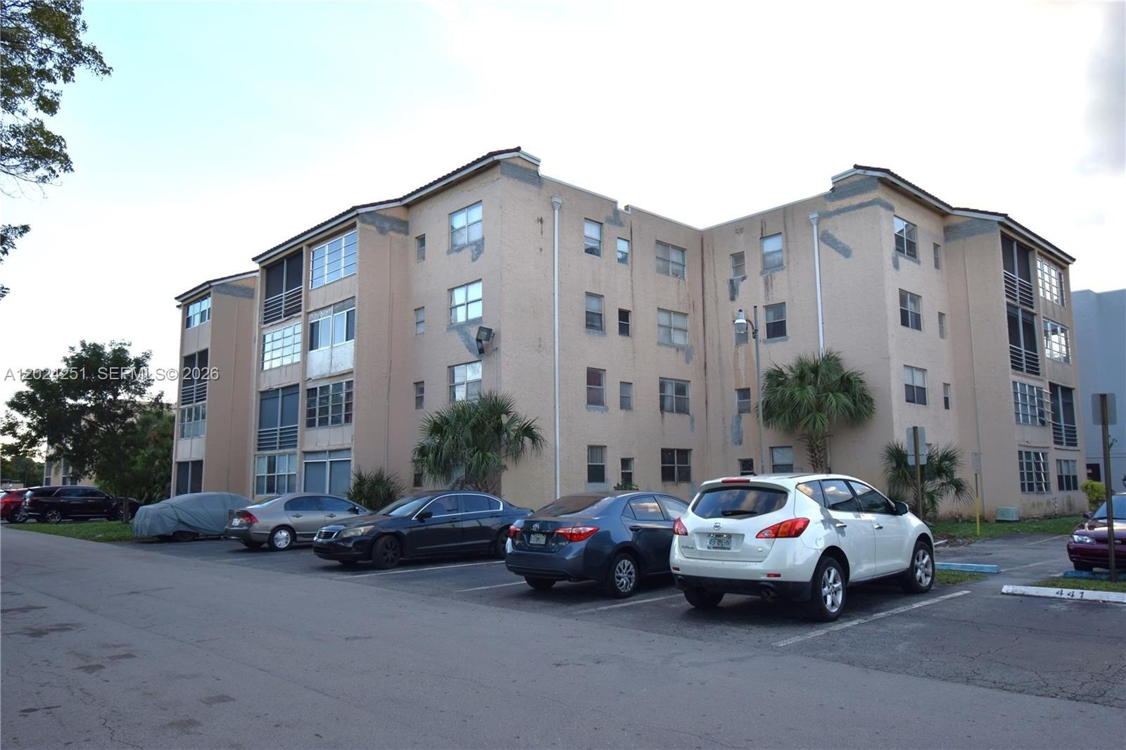 Condo 2BR 2BA - 2850 Somerset Dr, Lauderdale Lakes, FL