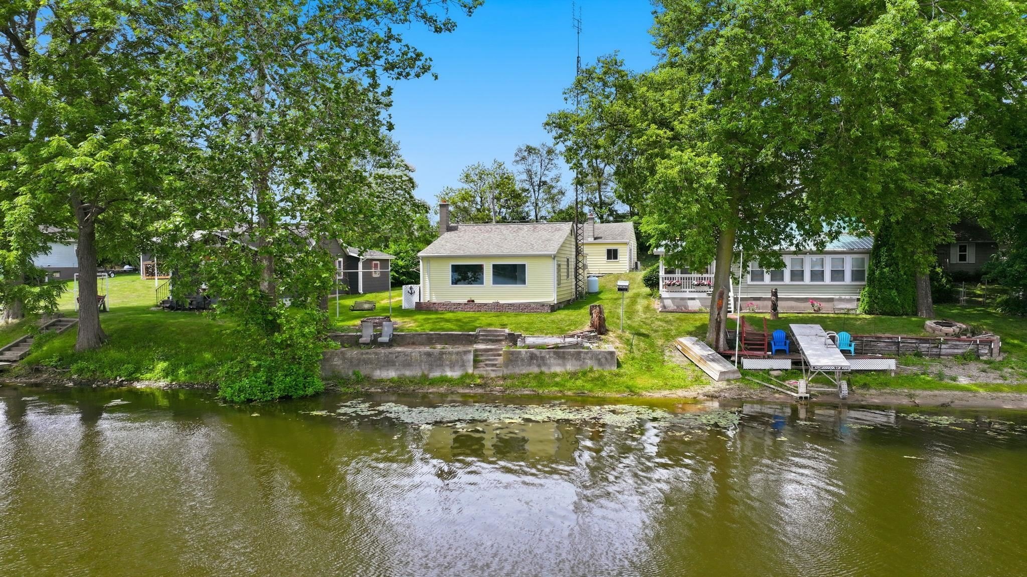 Single Family 2BR 1BA - 3190 S 390 W Golden Lake, Pleasant Lake, IN